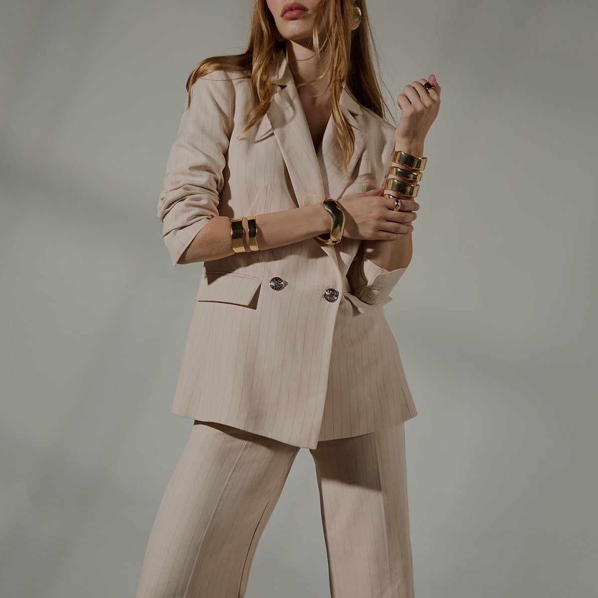 How to wear a suit?